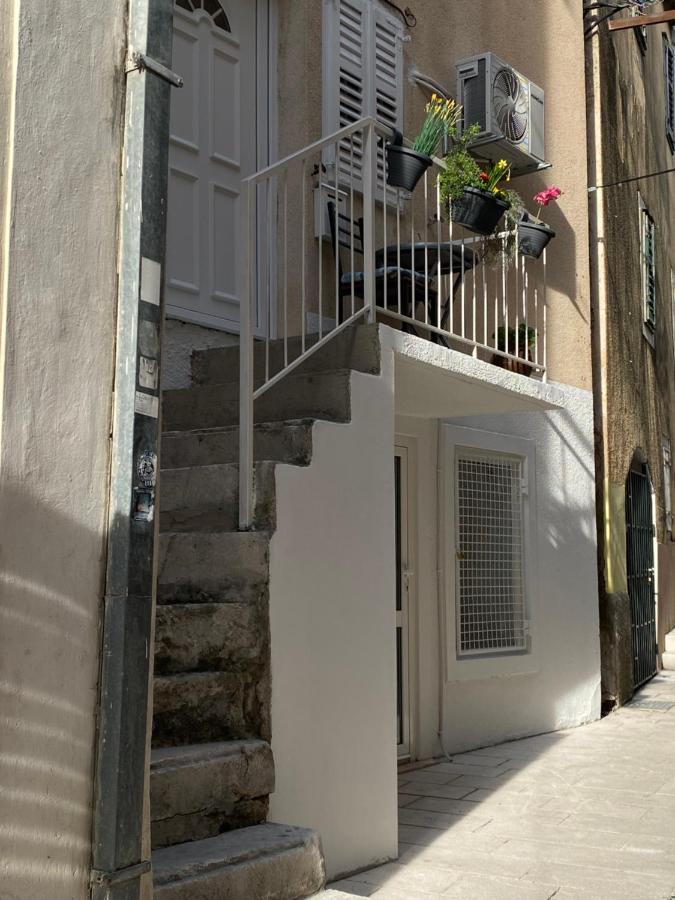 מאקרסקה Apartments Calla מראה חיצוני תמונה