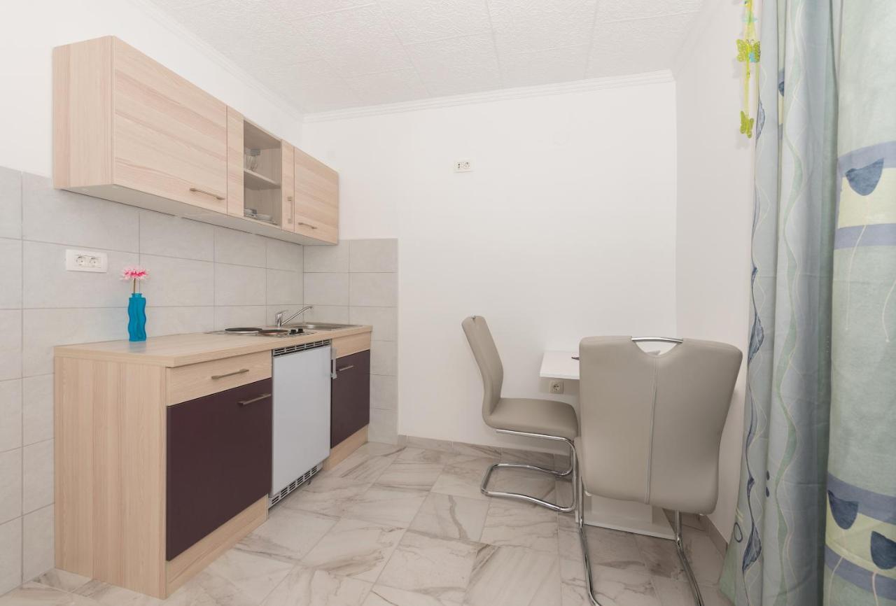 מאקרסקה Apartments Calla מראה חיצוני תמונה